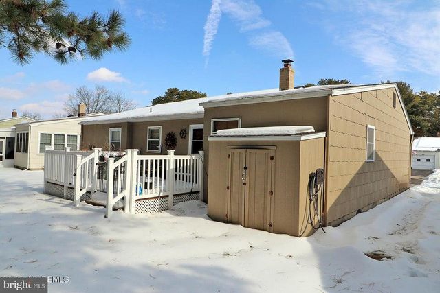 37 ZEELAND DR, Toms River, NJ 08757