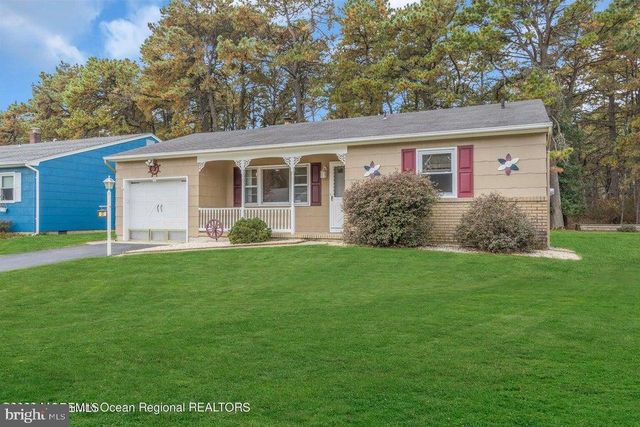 37 ZEELAND DR, Toms River, NJ 08757