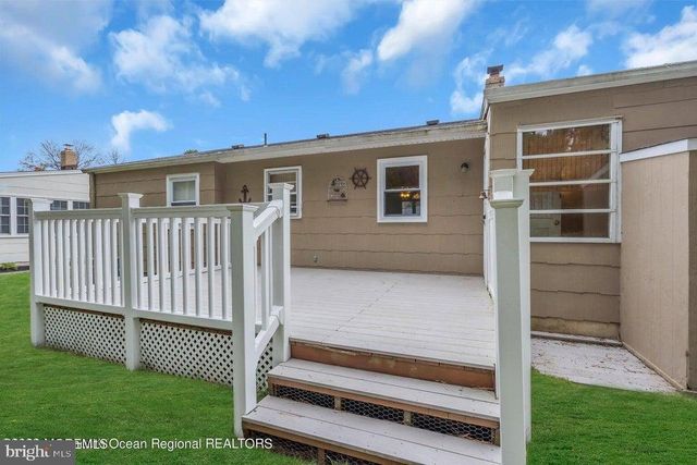 37 ZEELAND DR, Toms River, NJ 08757