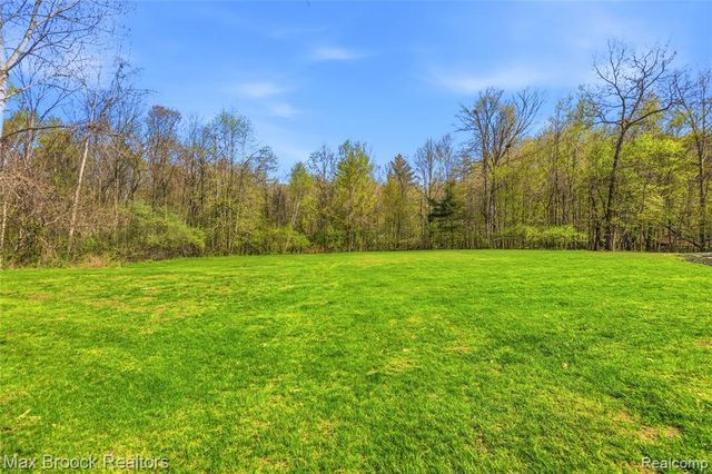 3295 Burning Tree Lane, Attica, MI 48412