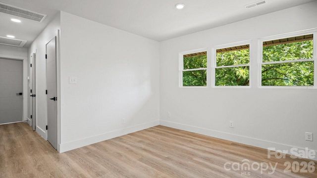 3320 Winterfield Place, Charlotte, NC 28205