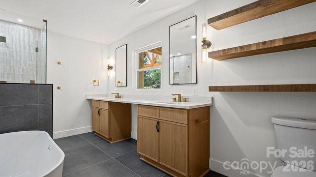 3320 Winterfield Place, Charlotte, NC 28205