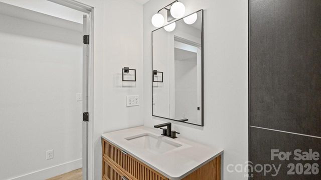 3320 Winterfield Place, Charlotte, NC 28205