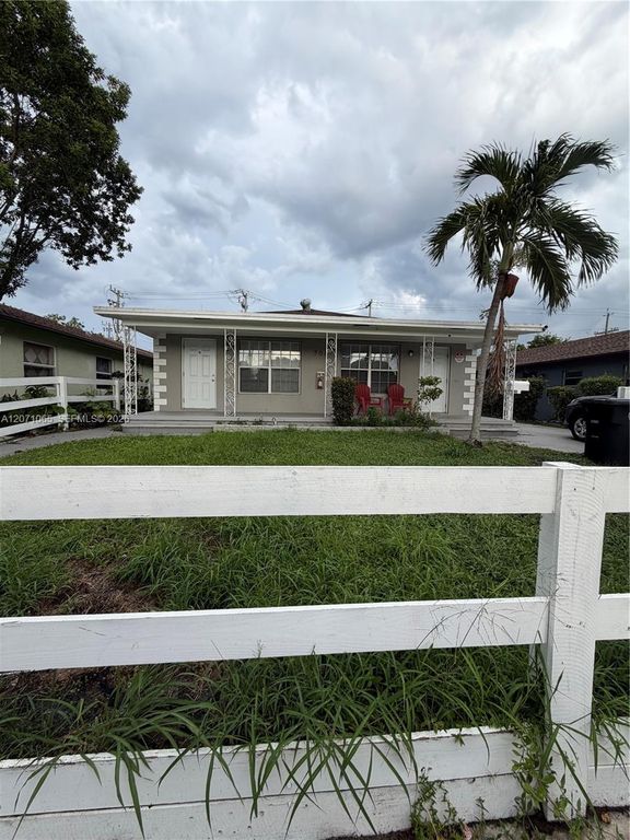 706 S F Street N, Lake Worth, FL 33460