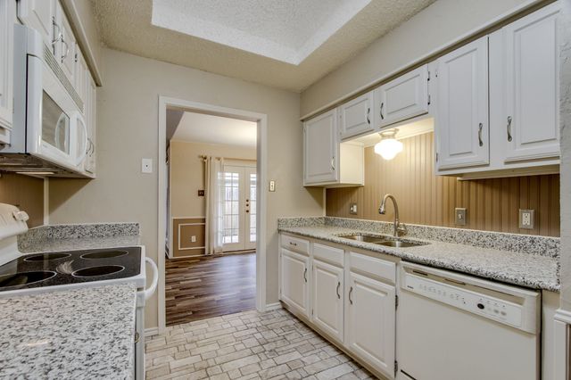 3712 Roussillon Drive, Carrollton, TX 75007