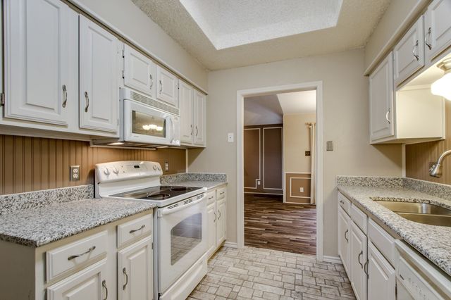 3712 Roussillon Drive, Carrollton, TX 75007