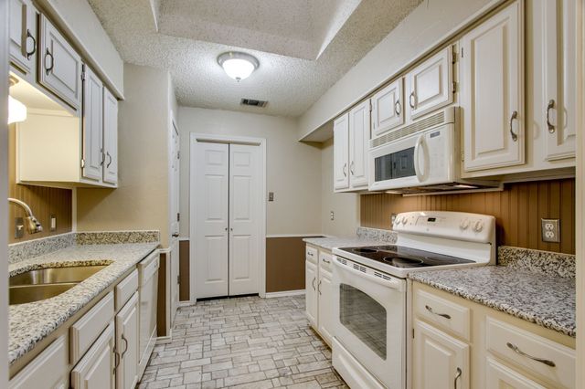 3712 Roussillon Drive, Carrollton, TX 75007