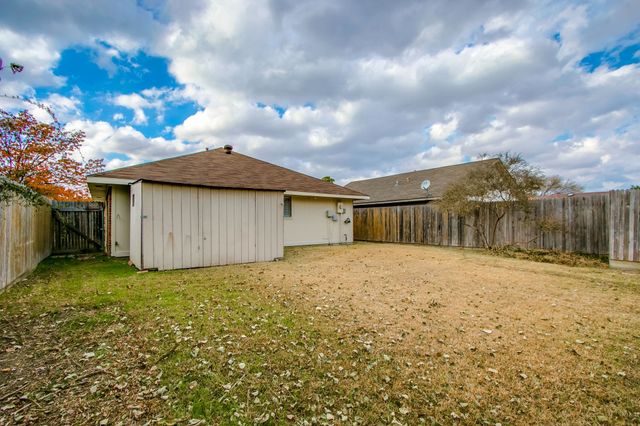3712 Roussillon Drive, Carrollton, TX 75007