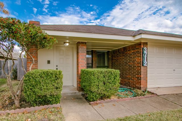 3712 Roussillon Drive, Carrollton, TX 75007
