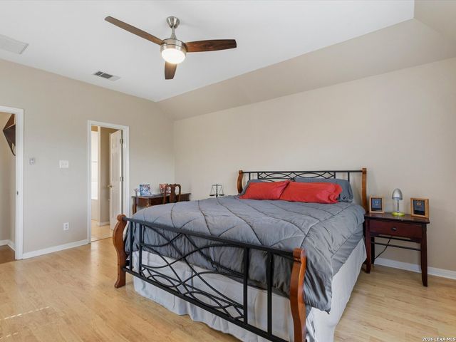 560 GINSBERG DR, Schertz, TX 78154