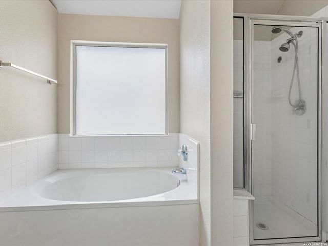 560 GINSBERG DR, Schertz, TX 78154