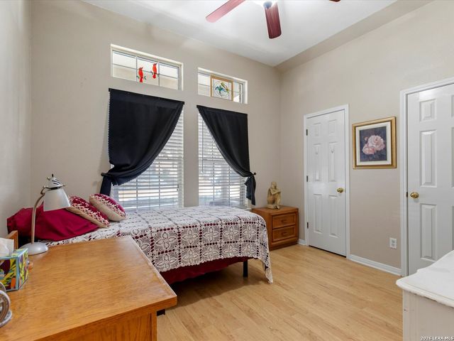 560 GINSBERG DR, Schertz, TX 78154