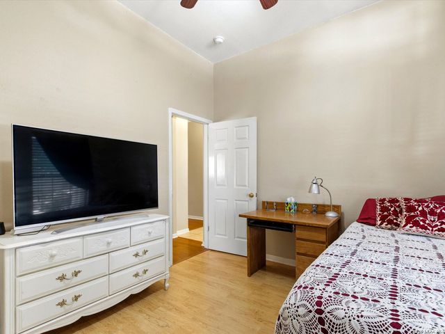 560 GINSBERG DR, Schertz, TX 78154