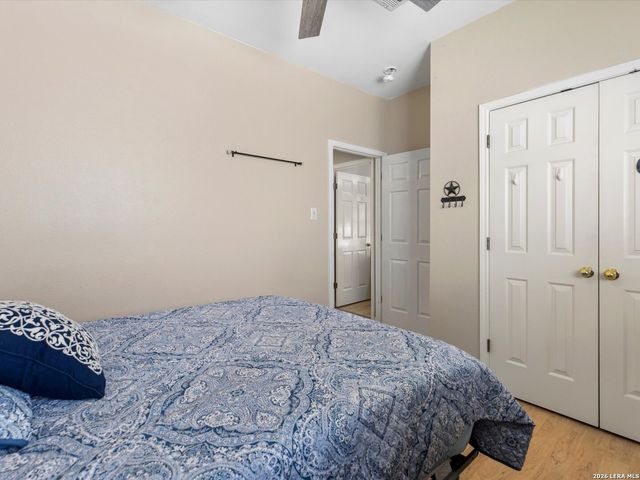 560 GINSBERG DR, Schertz, TX 78154