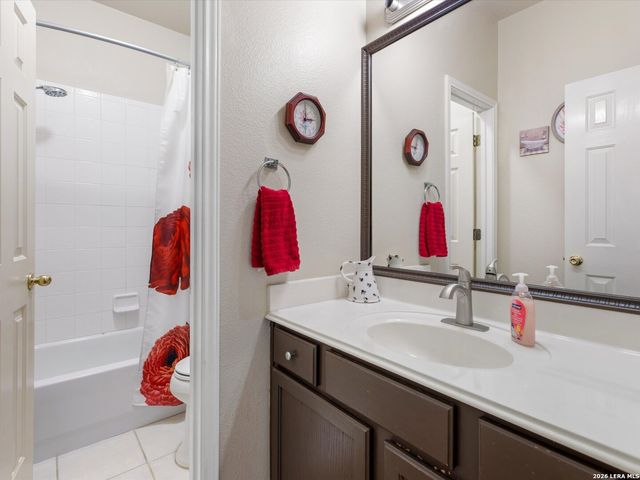 560 GINSBERG DR, Schertz, TX 78154