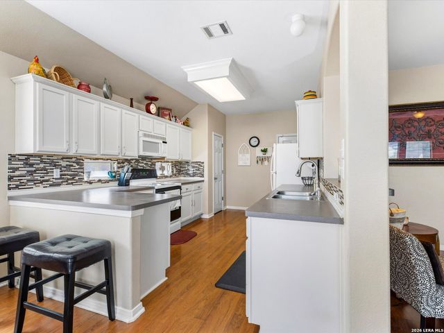 560 GINSBERG DR, Schertz, TX 78154