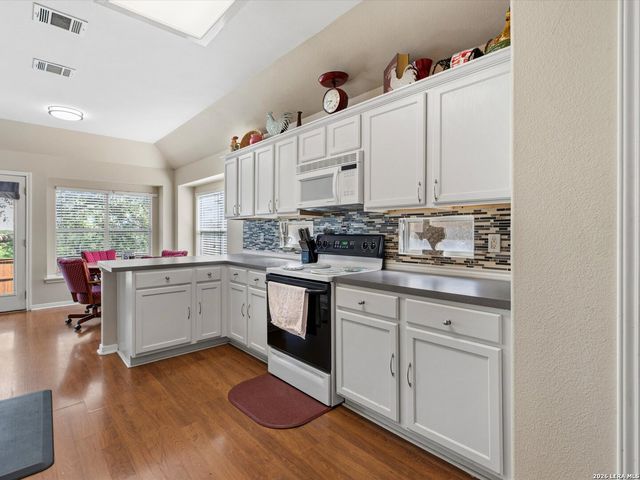 560 GINSBERG DR, Schertz, TX 78154