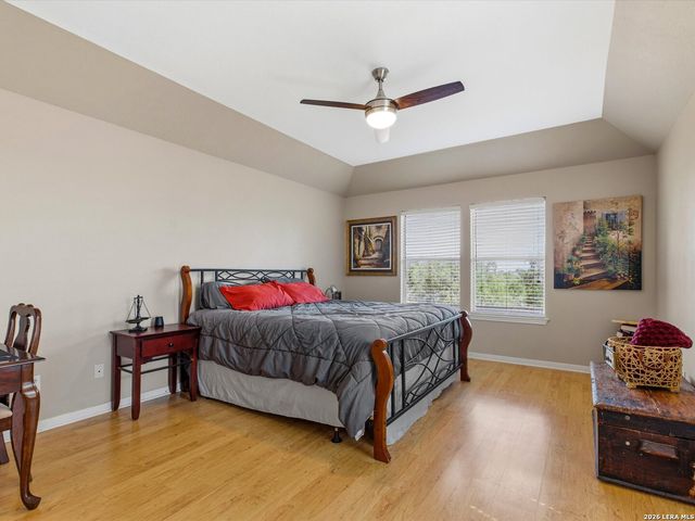 560 GINSBERG DR, Schertz, TX 78154