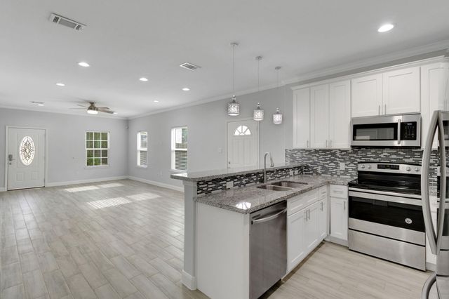 9032 Jutland Road, Houston, TX 77033