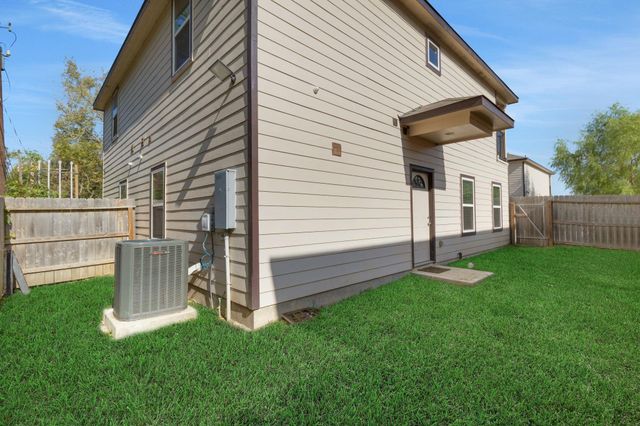 9032 Jutland Road, Houston, TX 77033