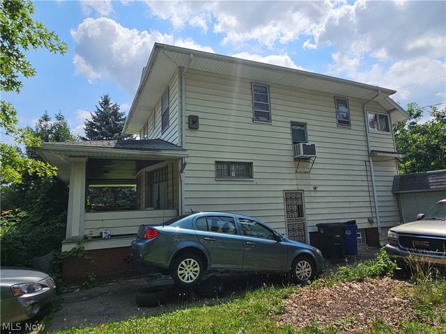 12414 Forest Grove Avenue, Cleveland, OH 44108