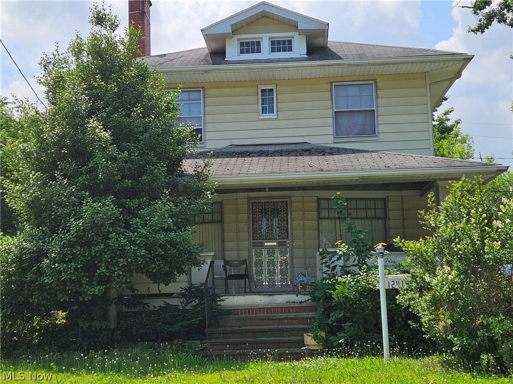 12414 Forest Grove Avenue, Cleveland, OH 44108