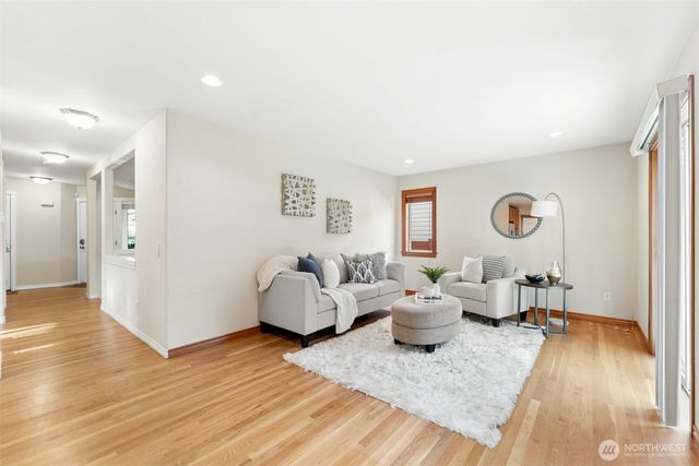723 N 198th Street, Shoreline, WA 98133