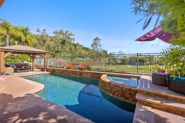 71 Golf Ridge Drive, Rancho Santa Margarita, CA 92679