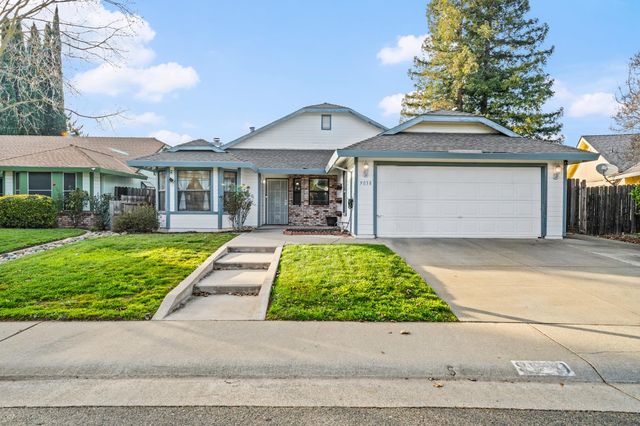 9038 Weeping Fig Way, Elk Grove, CA 95758