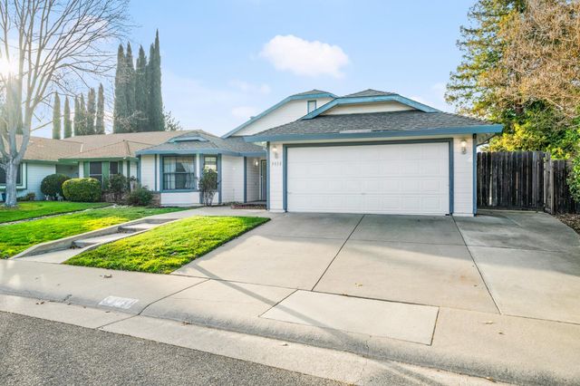 9038 Weeping Fig Way, Elk Grove, CA 95758
