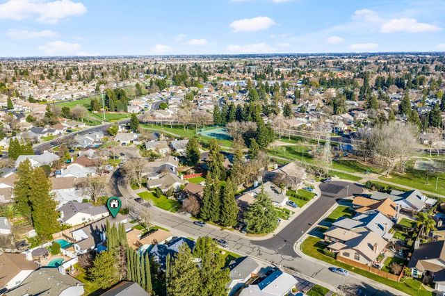 9038 Weeping Fig Way, Elk Grove, CA 95758