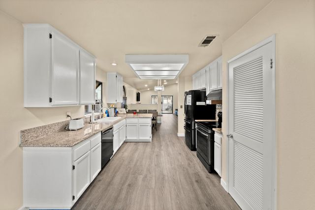 9038 Weeping Fig Way, Elk Grove, CA 95758