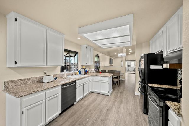 9038 Weeping Fig Way, Elk Grove, CA 95758