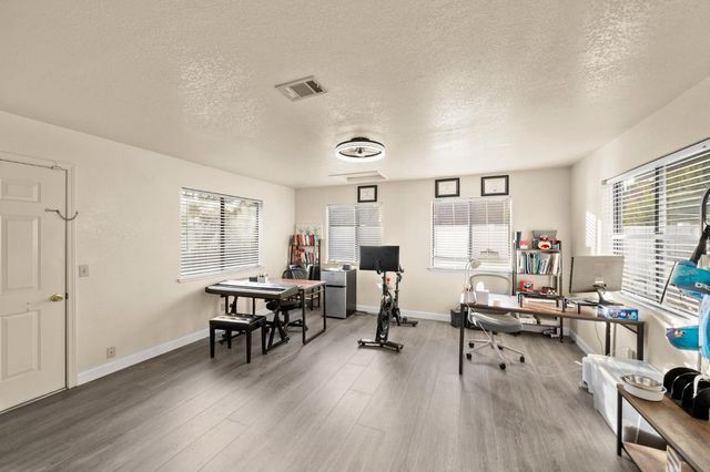 9038 Weeping Fig Way, Elk Grove, CA 95758