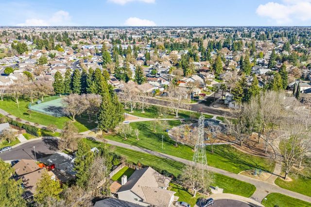 9038 Weeping Fig Way, Elk Grove, CA 95758