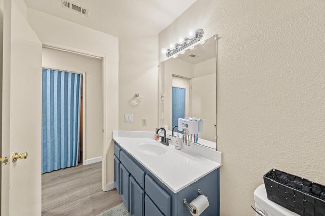 9038 Weeping Fig Way, Elk Grove, CA 95758