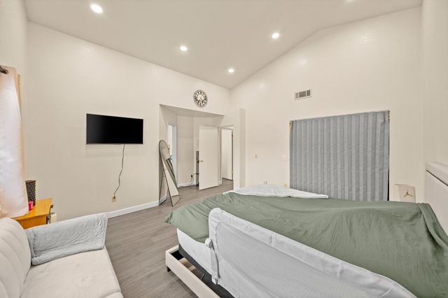 9038 Weeping Fig Way, Elk Grove, CA 95758