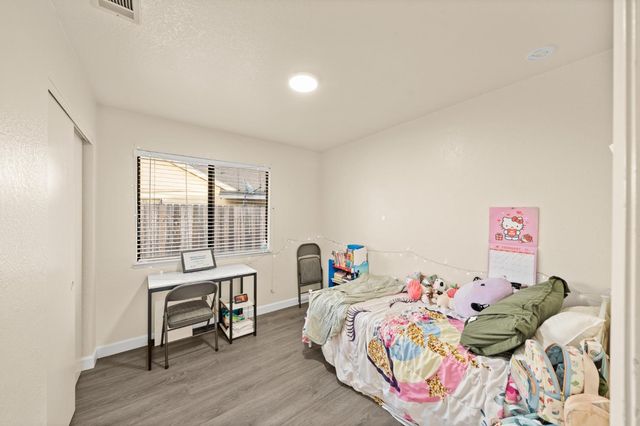 9038 Weeping Fig Way, Elk Grove, CA 95758