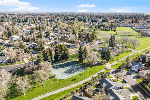 9038 Weeping Fig Way, Elk Grove, CA 95758