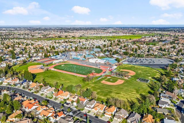 9038 Weeping Fig Way, Elk Grove, CA 95758