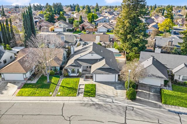 9038 Weeping Fig Way, Elk Grove, CA 95758