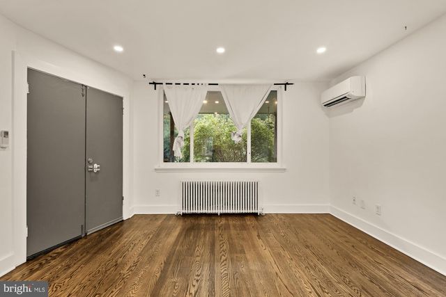 215 HAWAII AVE NE, Washington, DC 20011