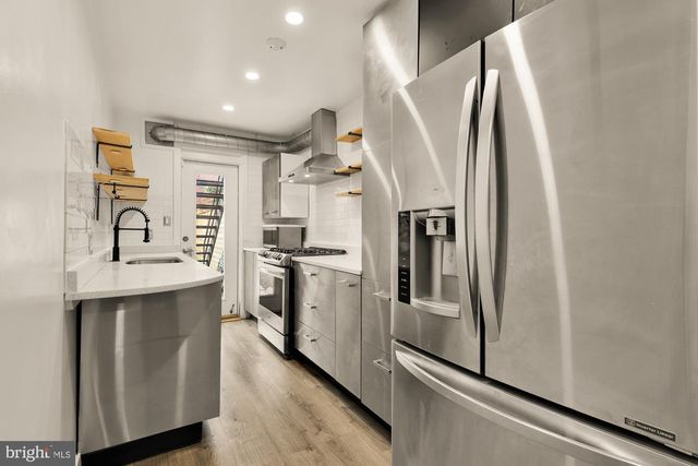 215 HAWAII AVE NE, Washington, DC 20011