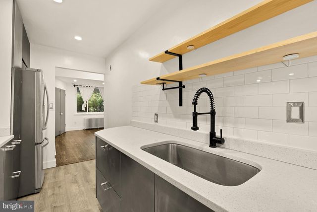 215 HAWAII AVE NE, Washington, DC 20011