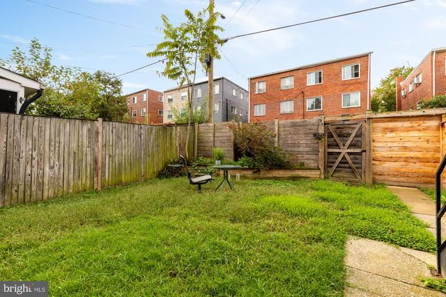 215 HAWAII AVE NE, Washington, DC 20011