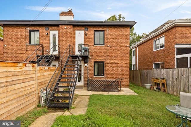 215 HAWAII AVE NE, Washington, DC 20011