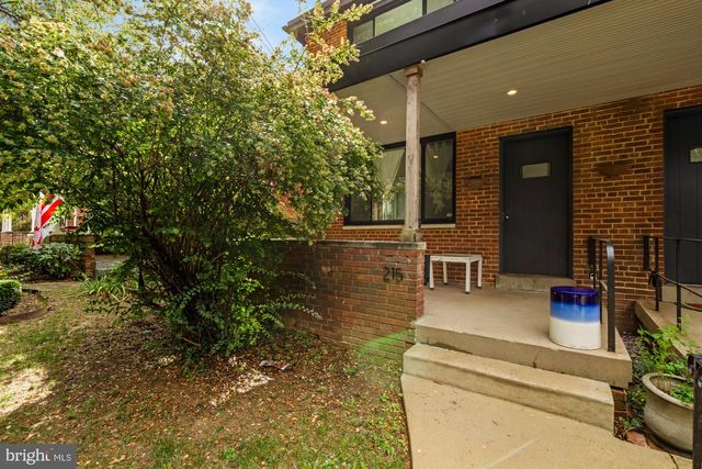 215 HAWAII AVE NE, Washington, DC 20011