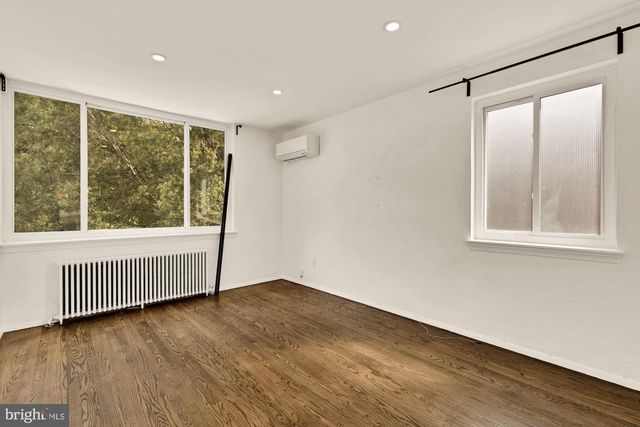 215 HAWAII AVE NE, Washington, DC 20011