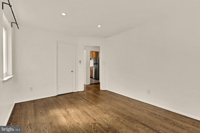 215 HAWAII AVE NE, Washington, DC 20011
