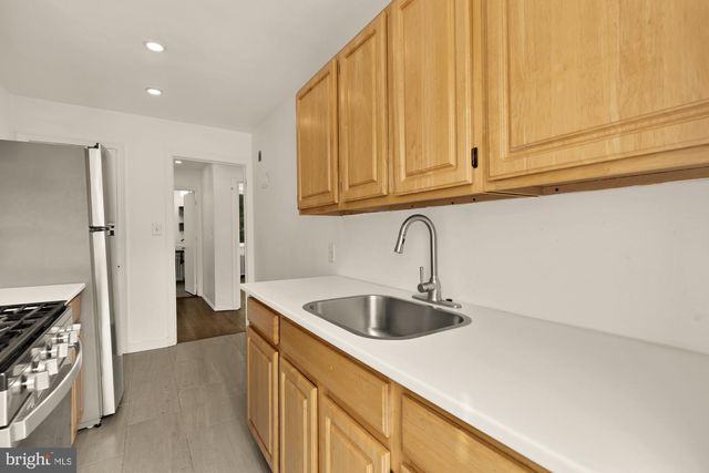 215 HAWAII AVE NE, Washington, DC 20011